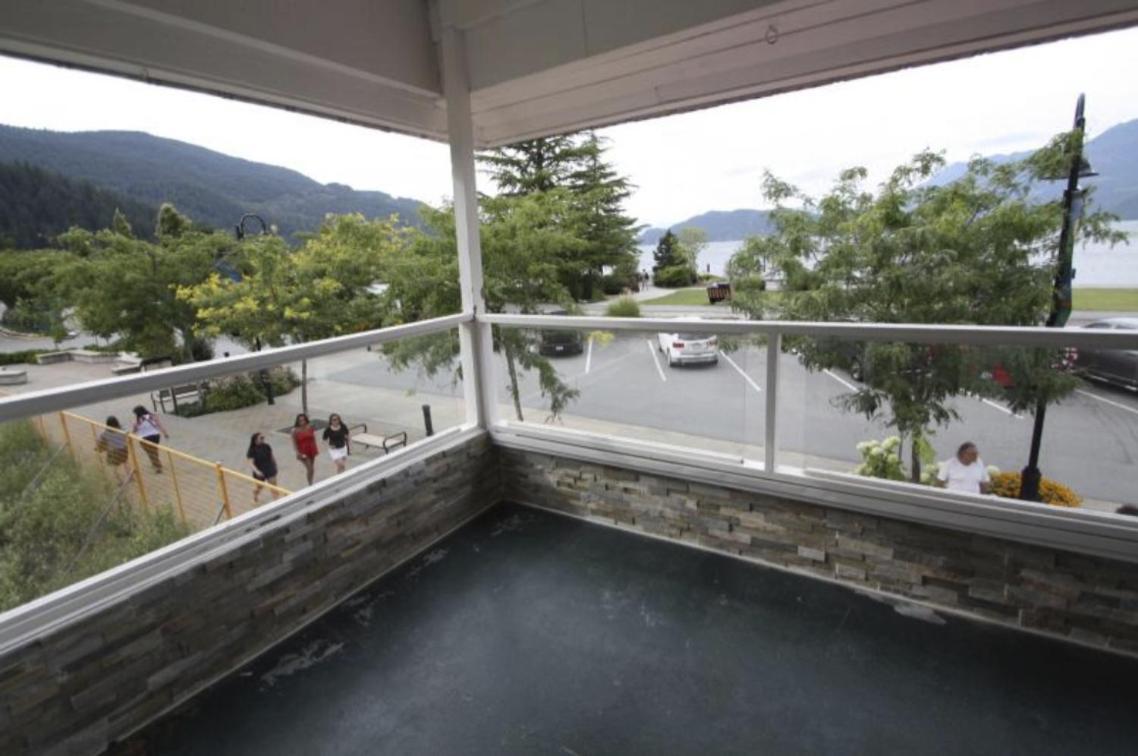 Harrison Spa Motel Harrison Hot Springs Esterno foto