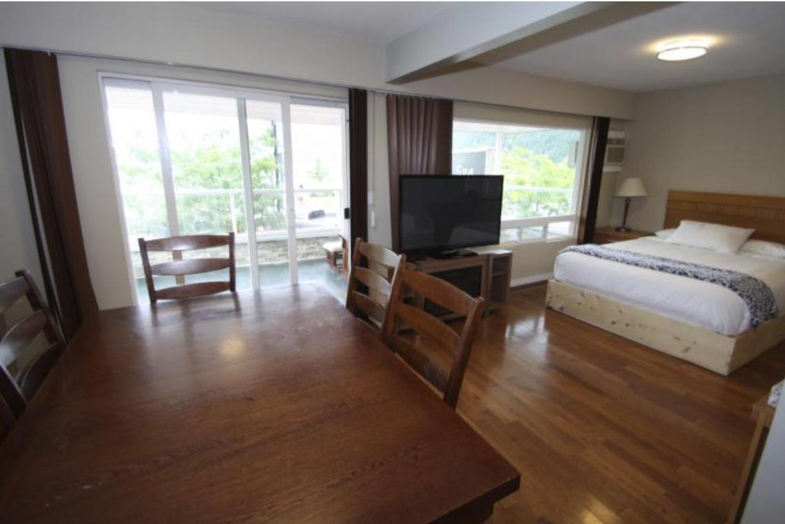 Harrison Spa Motel Harrison Hot Springs Esterno foto