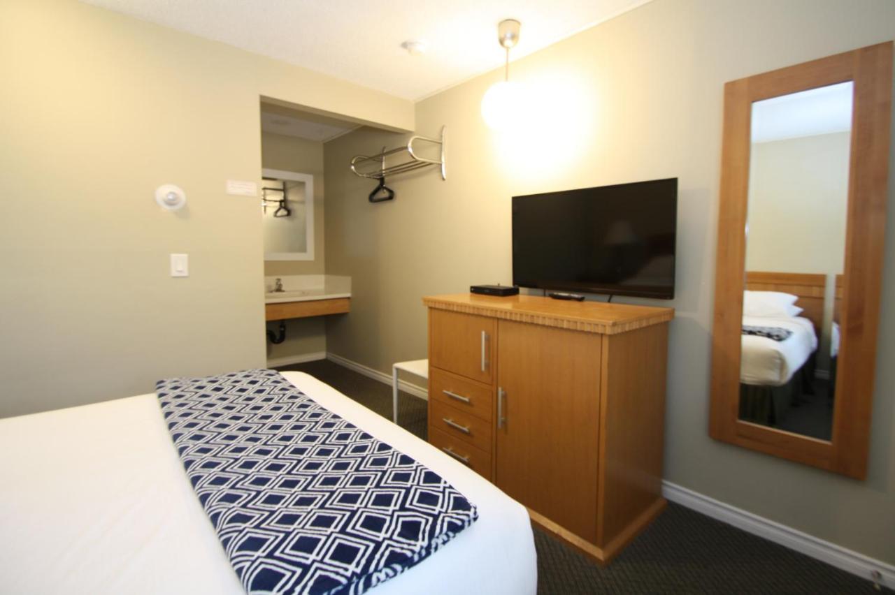 Harrison Spa Motel Harrison Hot Springs Esterno foto