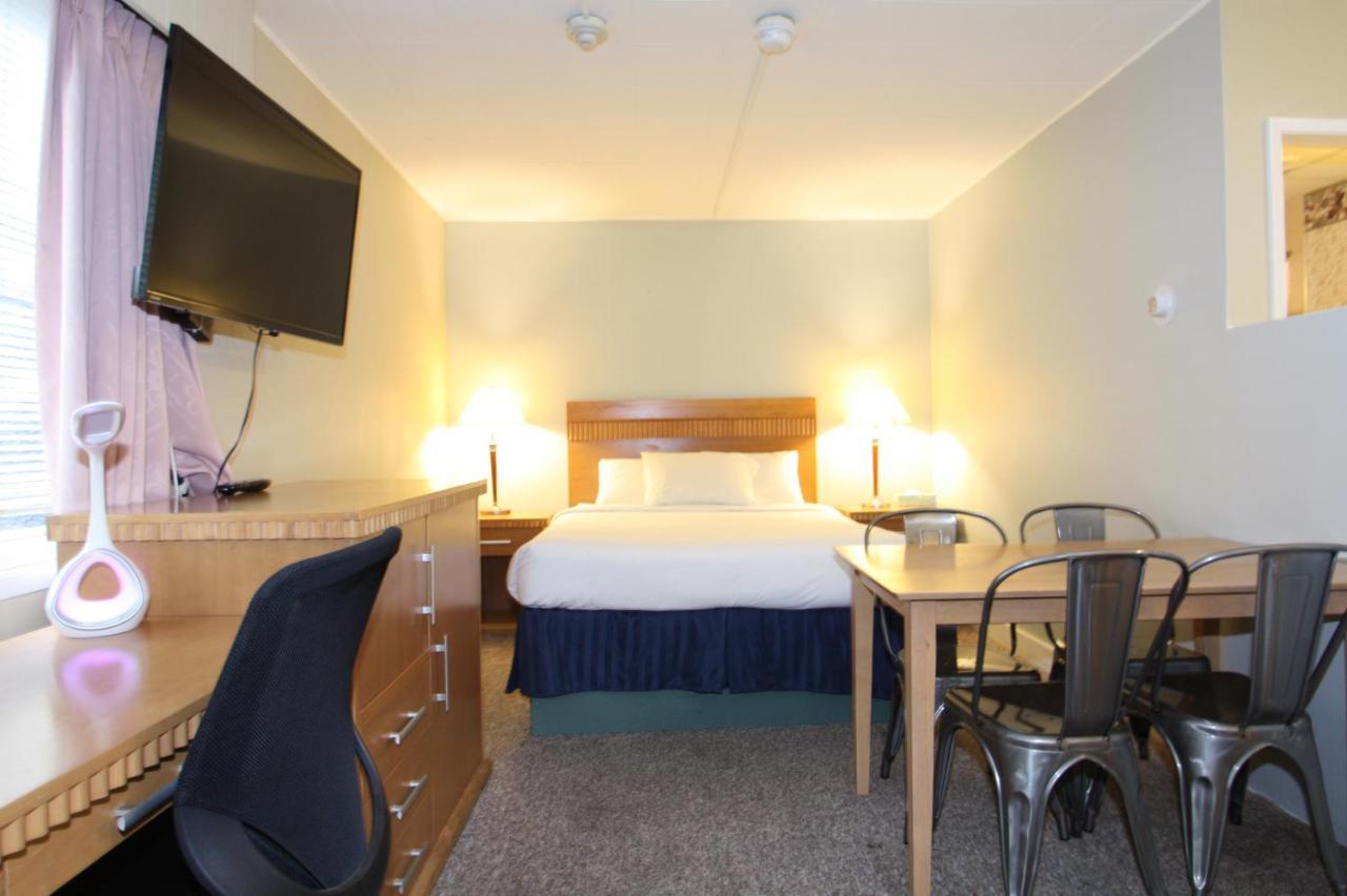 Harrison Spa Motel Harrison Hot Springs Esterno foto